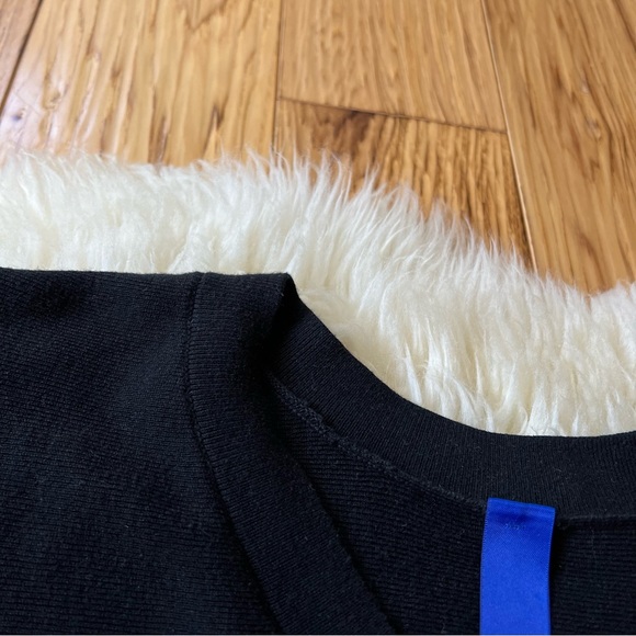 Kit and Ace V Neck Knit Sweater Size XS - Picture 2 of 10